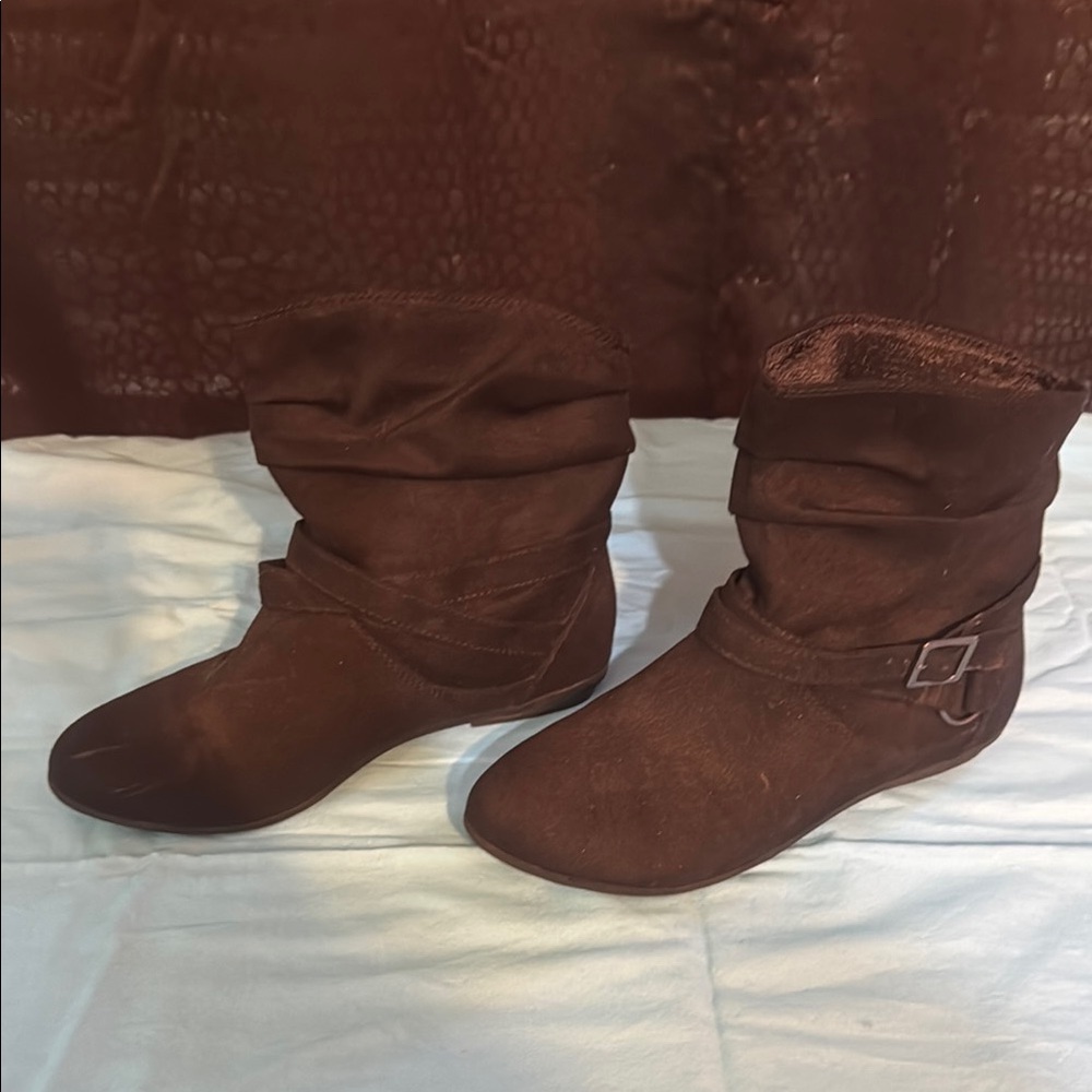 LOWER EAST SIDE Brown Ankle Booties with Slouchy Design